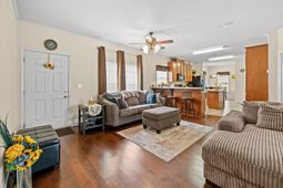 983 Jamestown Rd. photo 4
