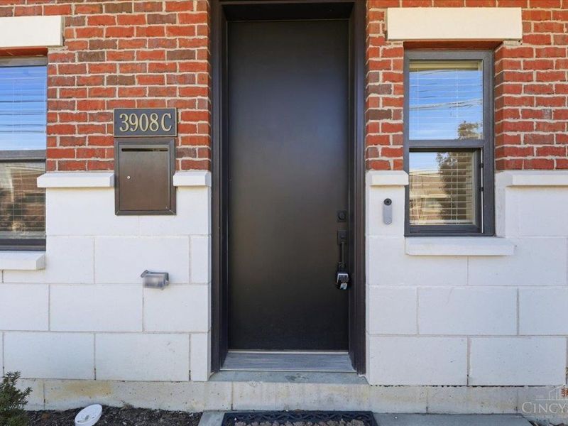3908 Edwards Road, Cincinnati, OH 45209 Photo 2