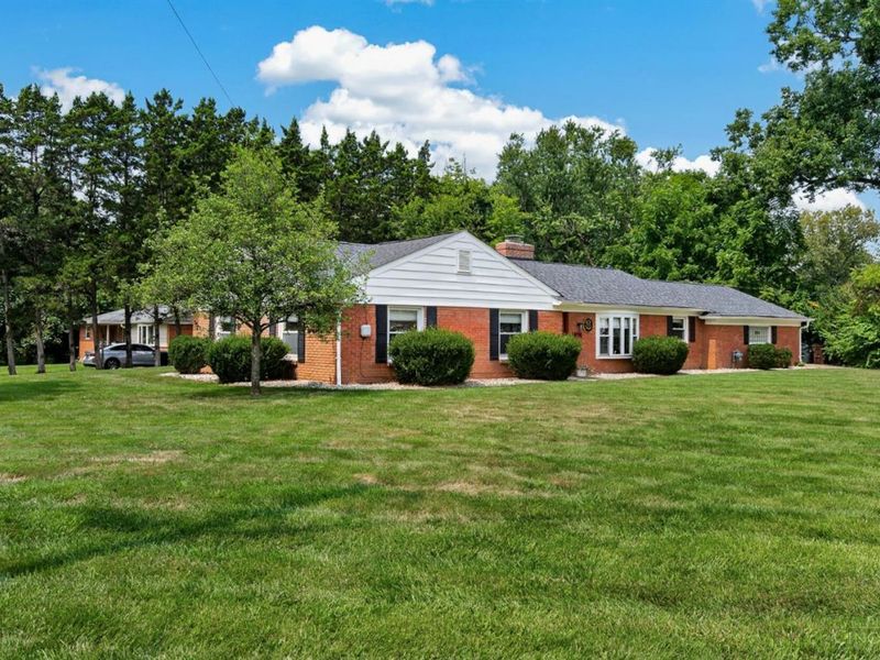 1028 Newcastle Drive, Springfield Township, OH 45231 Photo 4