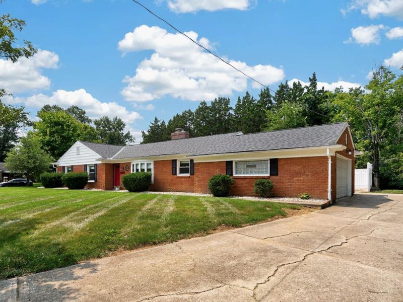 1028 Newcastle Drive, Springfield Township, OH 45231 Photo 6