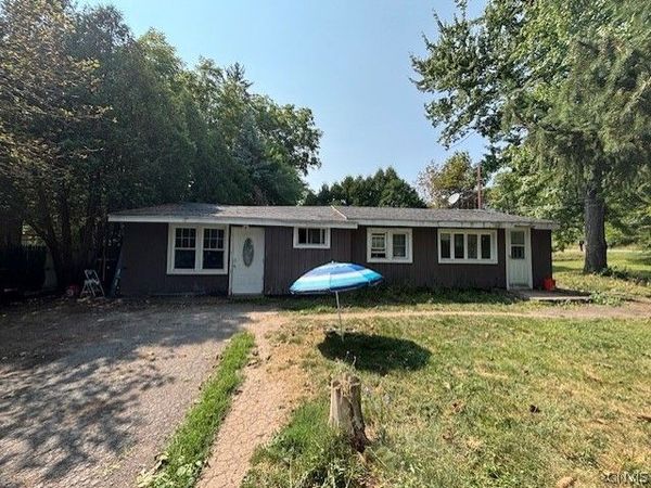 102 Oakley Road , Syracuse, NY 13209