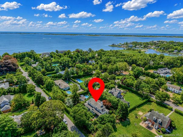 8 Jackson Avenue, East Quogue, NY 11942