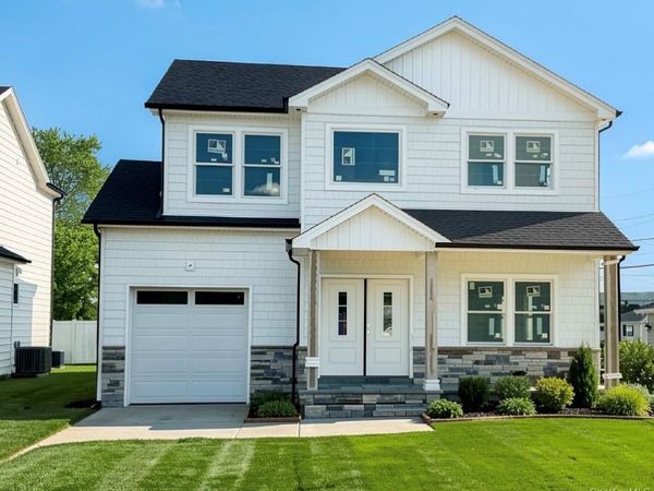 21 Cypress Avenue , Bethpage, NY 11714