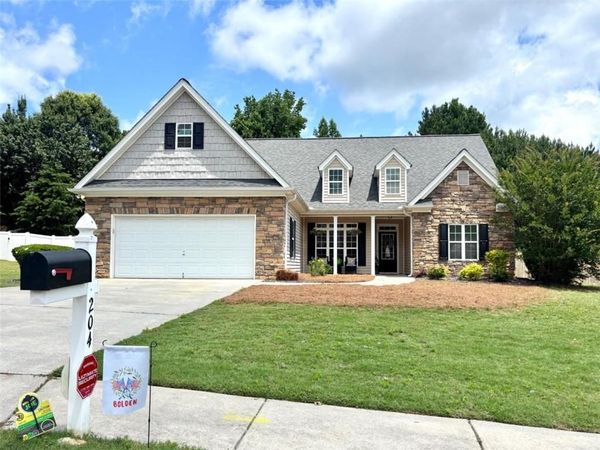 204 Magnolia Street , Senoia, GA 30276