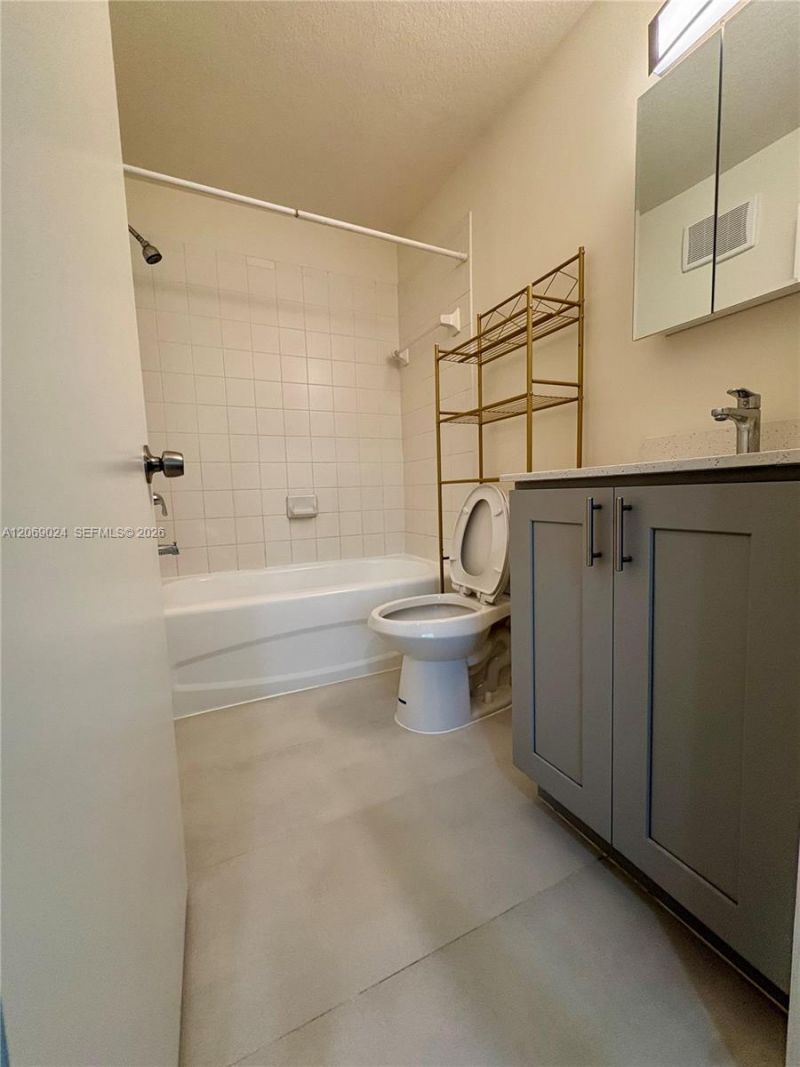 1260 SE 27th St, Unit 204, Homestead, FL 33035 Photo