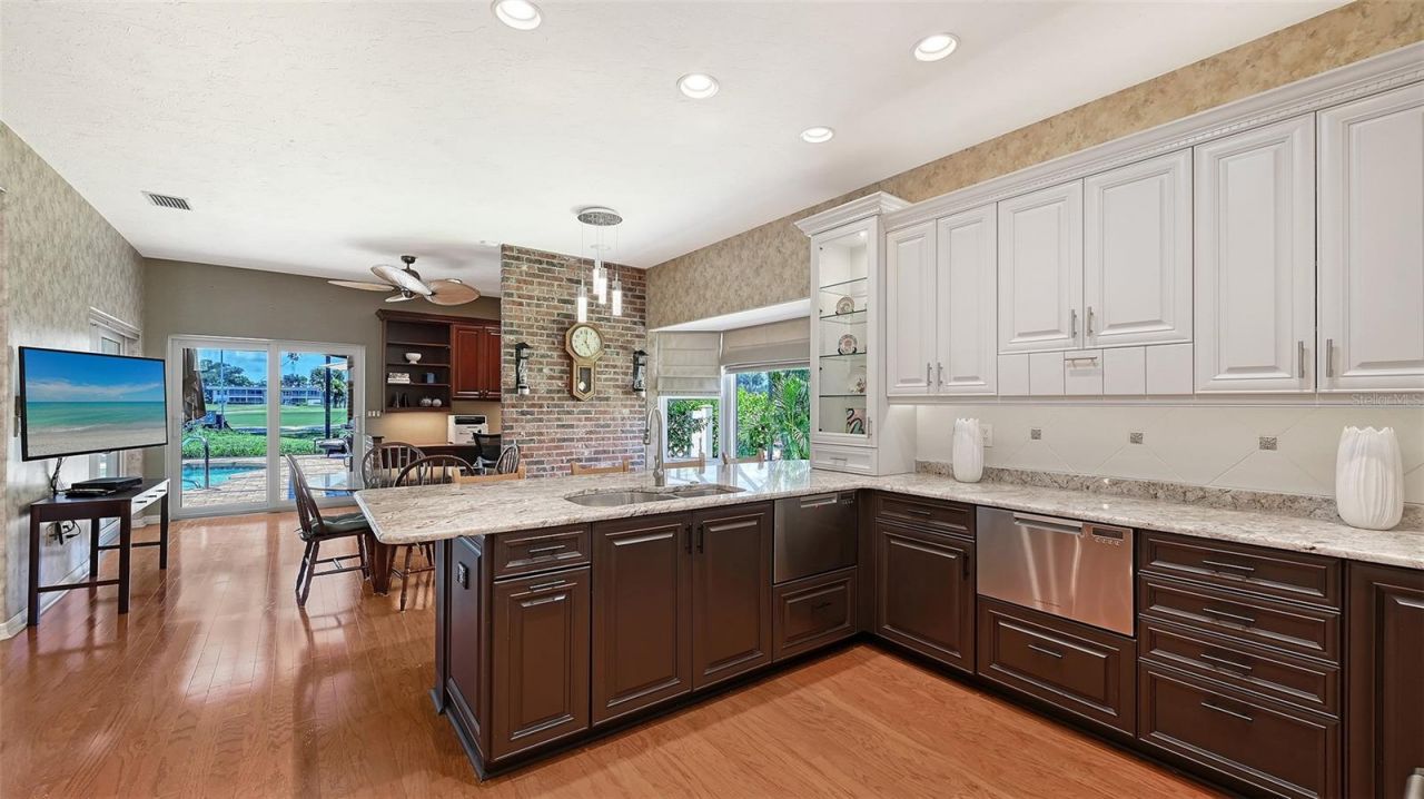 5476 Golf Pointe Drive, Sarasota, FL 34243 Photo