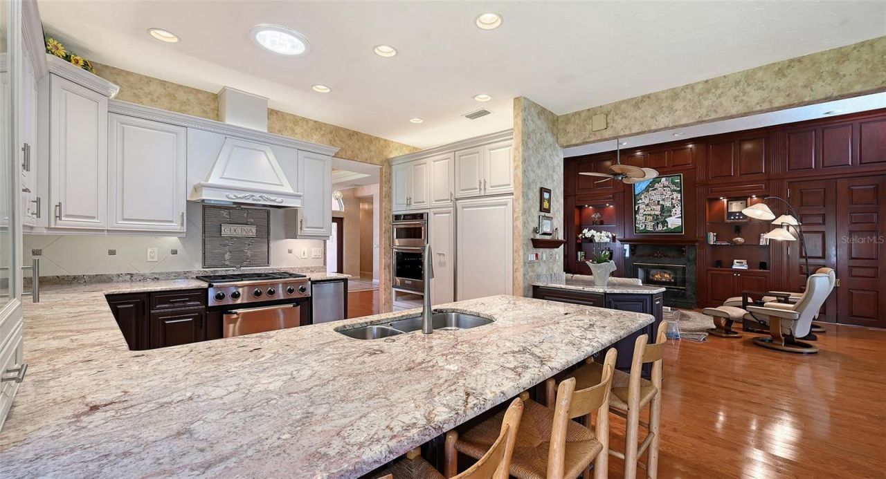 5476 Golf Pointe Drive, Sarasota, FL 34243 Photo