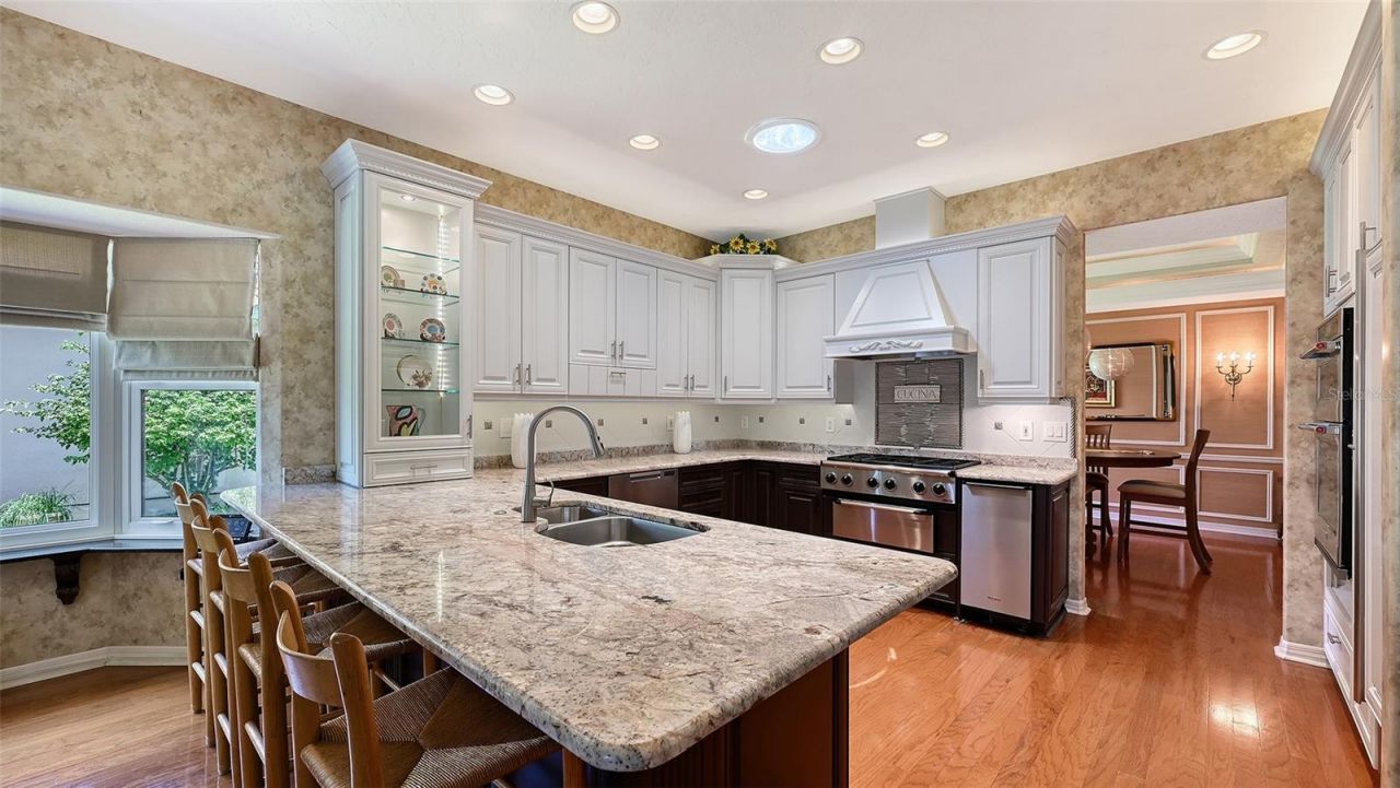 5476 Golf Pointe Drive, Sarasota, FL 34243 Photo