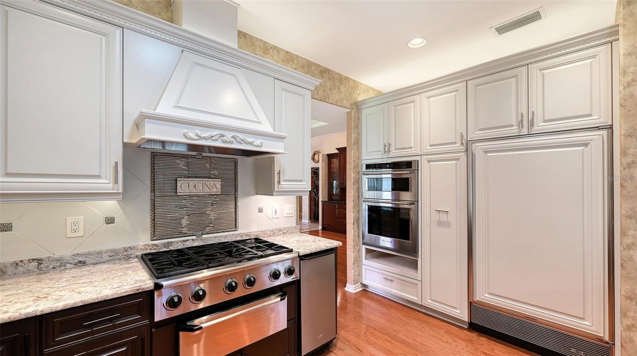 5476 Golf Pointe Drive, Sarasota, FL 34243 Photo