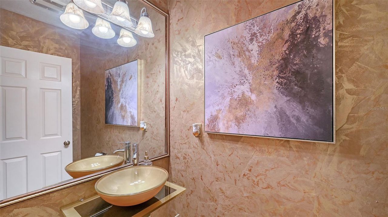 5476 Golf Pointe Drive, Sarasota, FL 34243 Photo