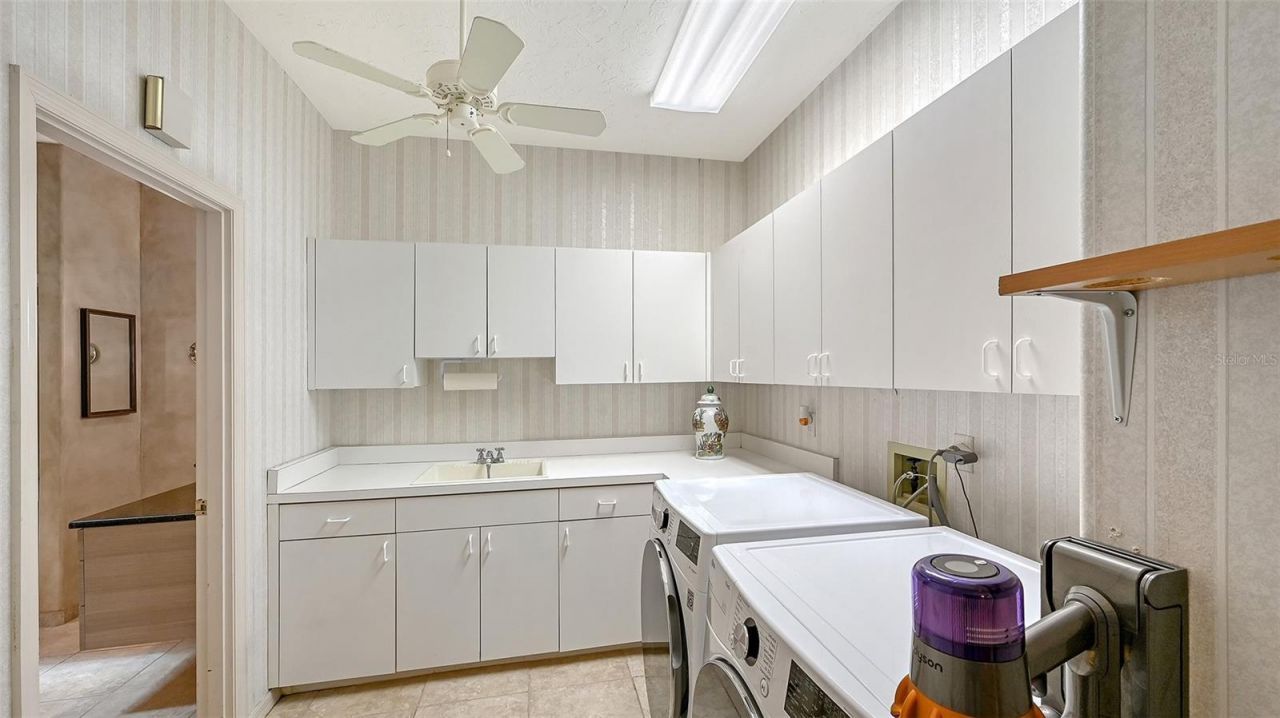 5476 Golf Pointe Drive, Sarasota, FL 34243 Photo