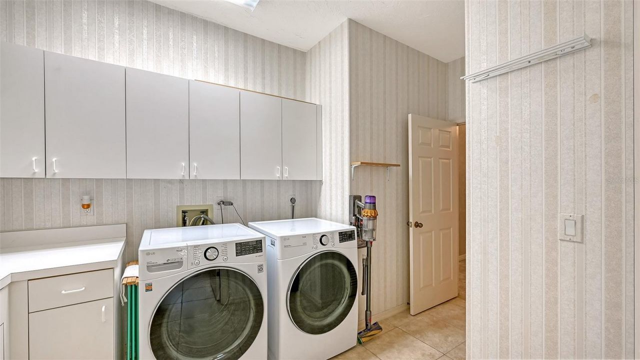 5476 Golf Pointe Drive, Sarasota, FL 34243 Photo