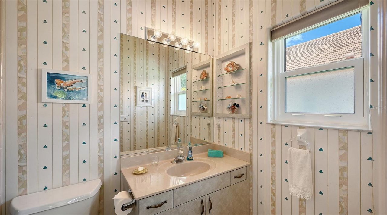 5476 Golf Pointe Drive, Sarasota, FL 34243 Photo