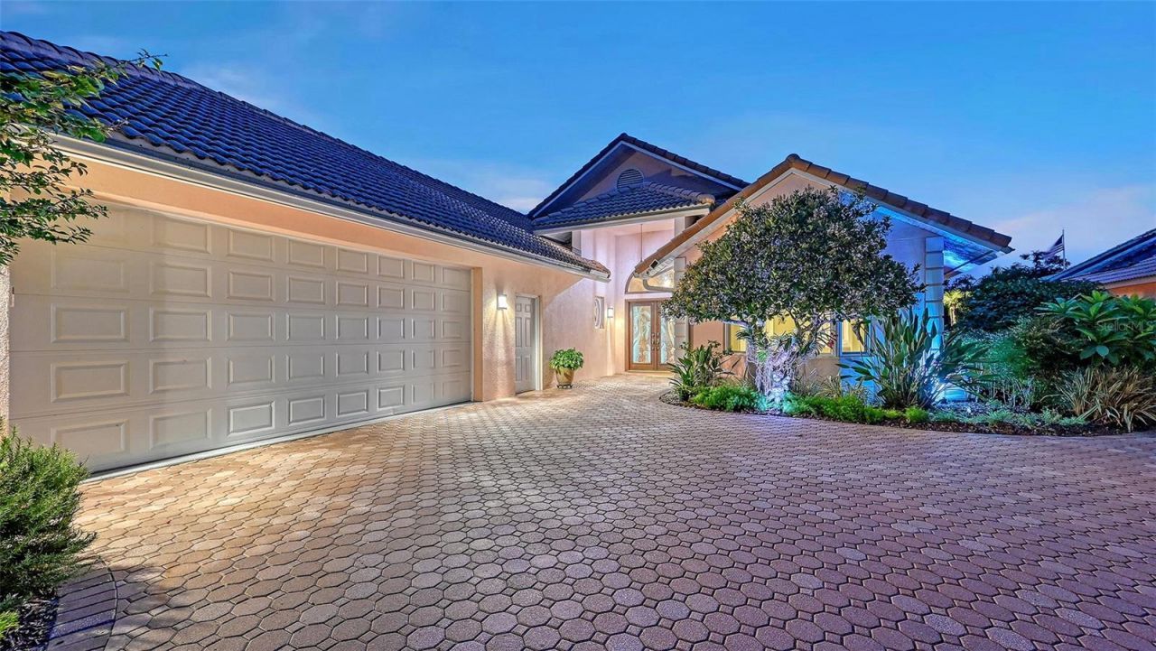 5476 Golf Pointe Drive, Sarasota, FL 34243 Photo