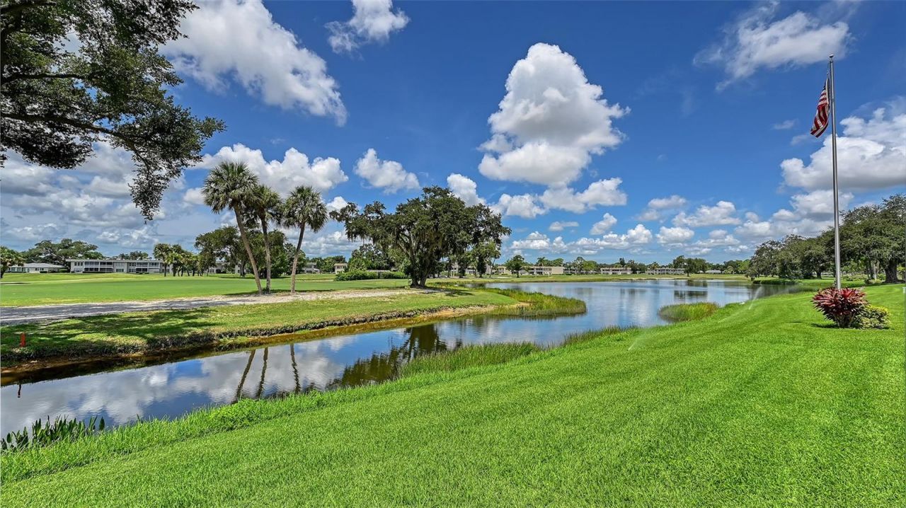 5476 Golf Pointe Drive, Sarasota, FL 34243 Photo