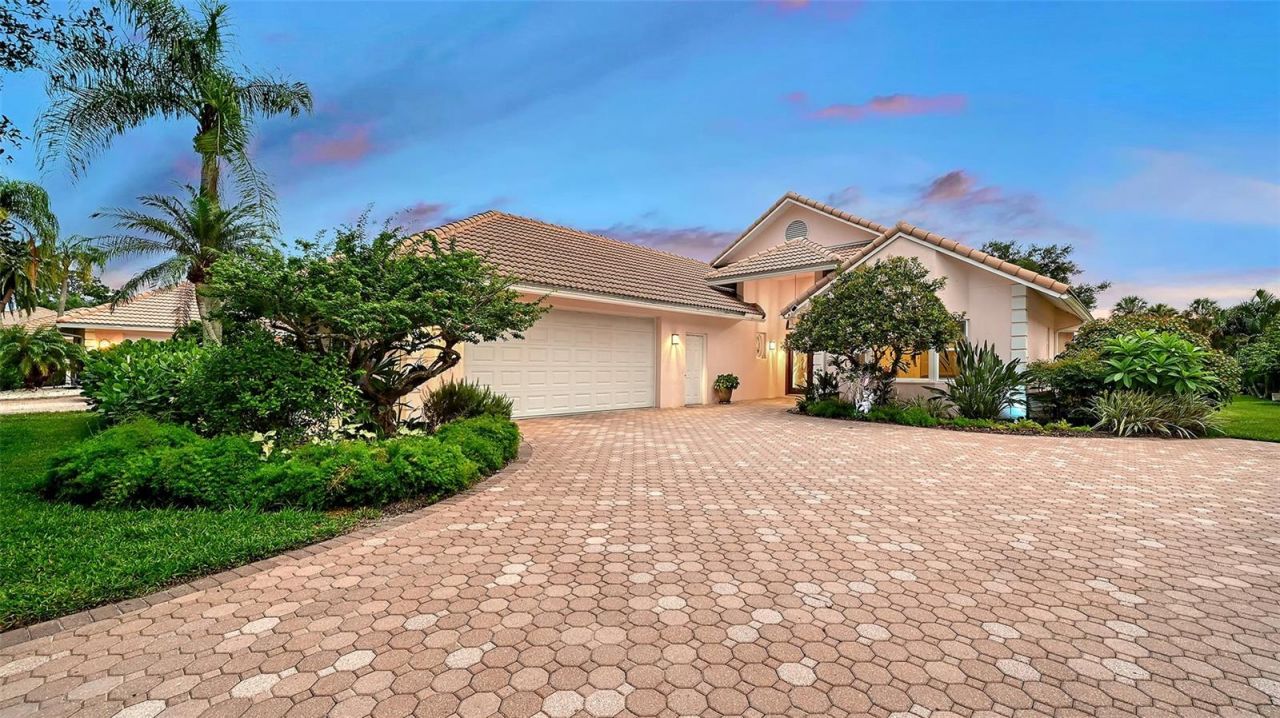 5476 Golf Pointe Drive, Sarasota, FL 34243 Photo