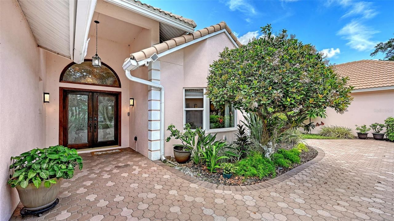 5476 Golf Pointe Drive, Sarasota, FL 34243 Photo