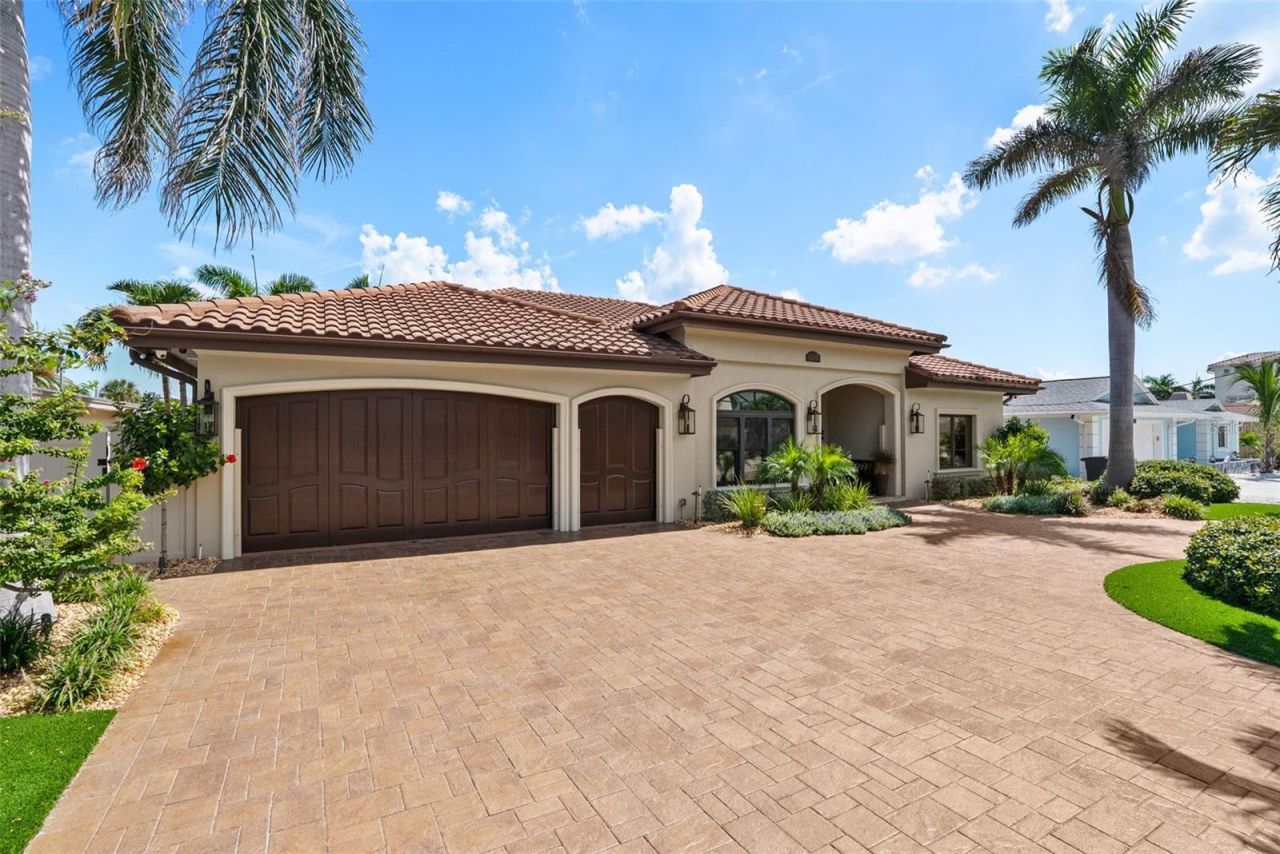 203 Howard Drive, Belleair Beach, FL 33786 Photo