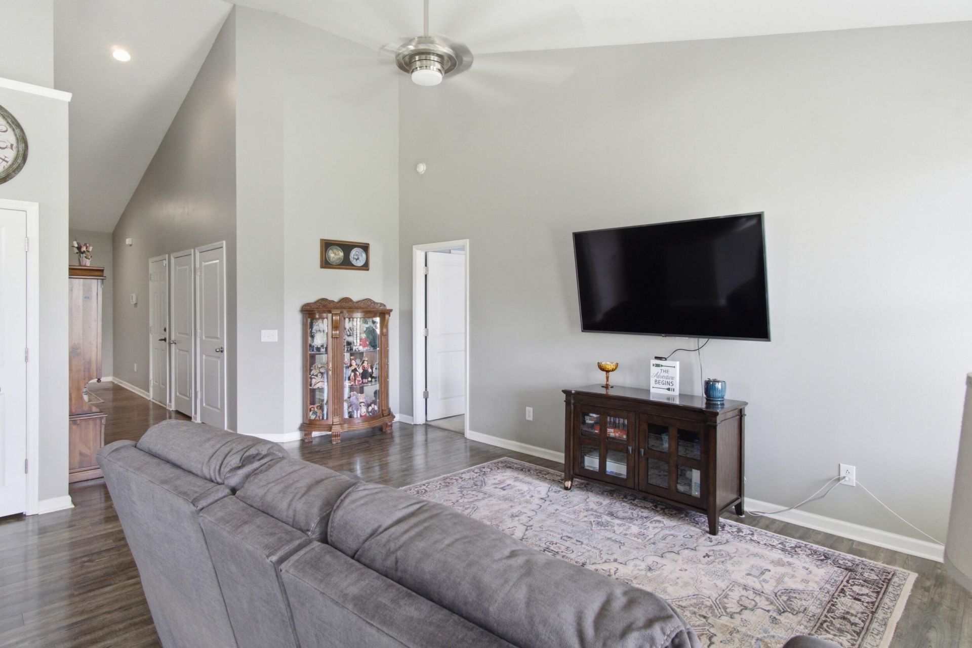 1037 Bridlewood Farms Photo 5