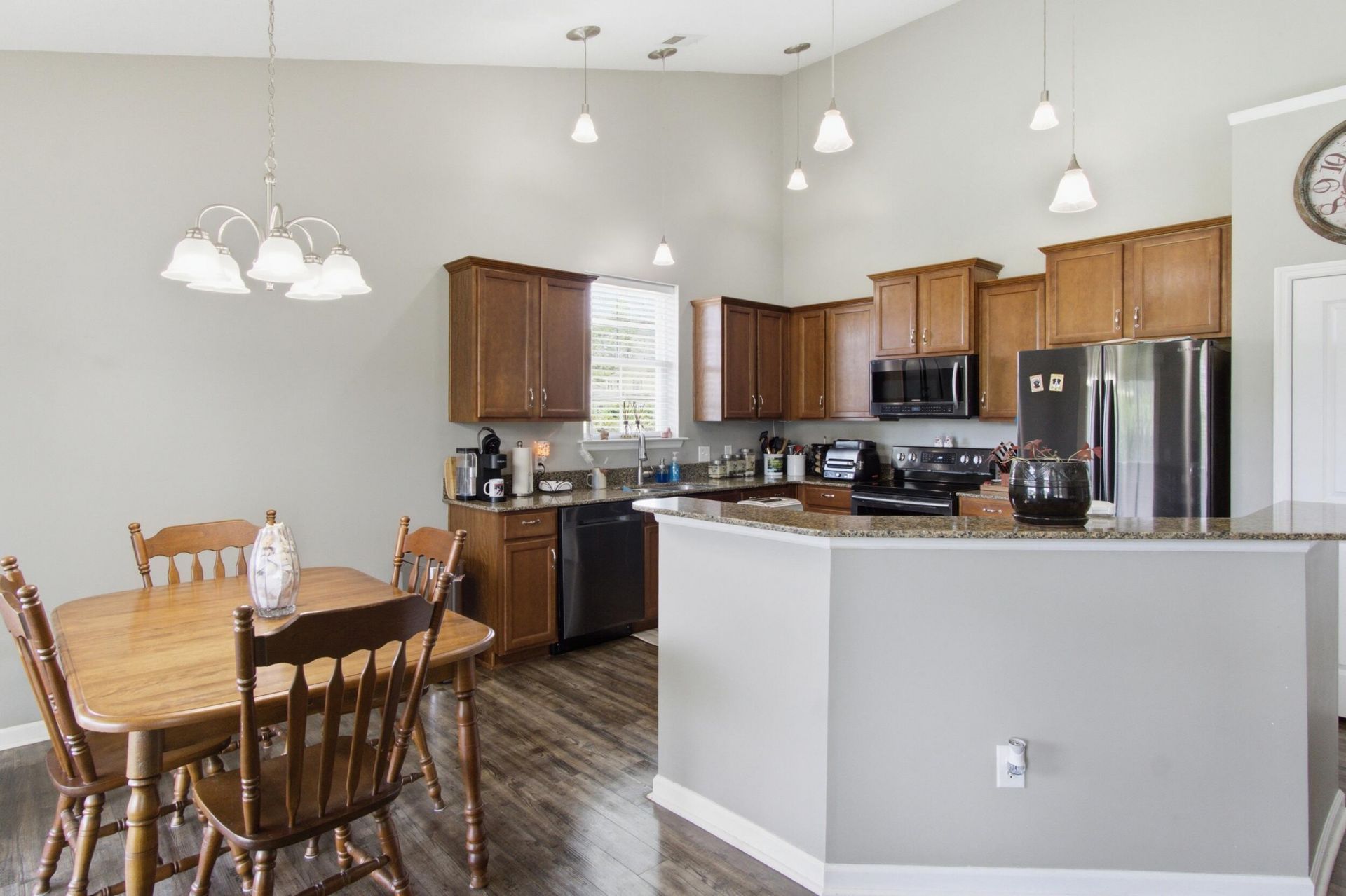 1037 Bridlewood Farms Photo 9