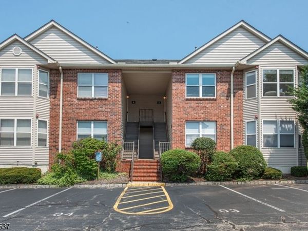 3 Jennifer Dr, East Hanover, NJ 07936