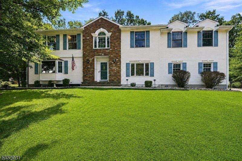 23 Beech Dr, Morris Plains, NJ 07950 Main Photo