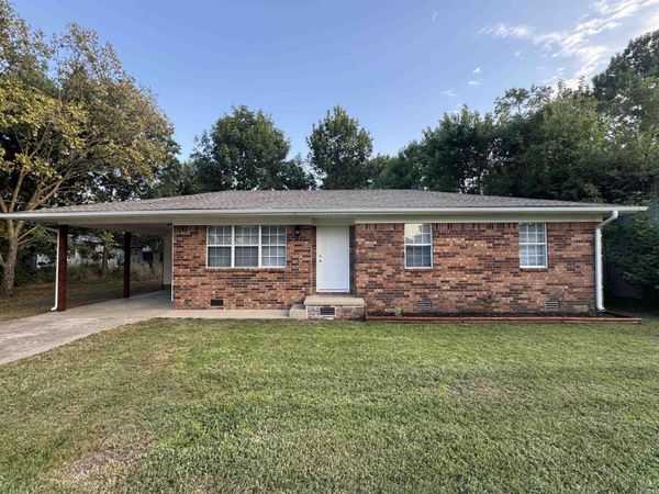 502 SE Gibson St , Hoxie, AR 72433