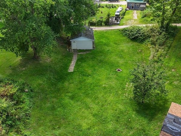 909 5th Street , Marietta, OH 45750