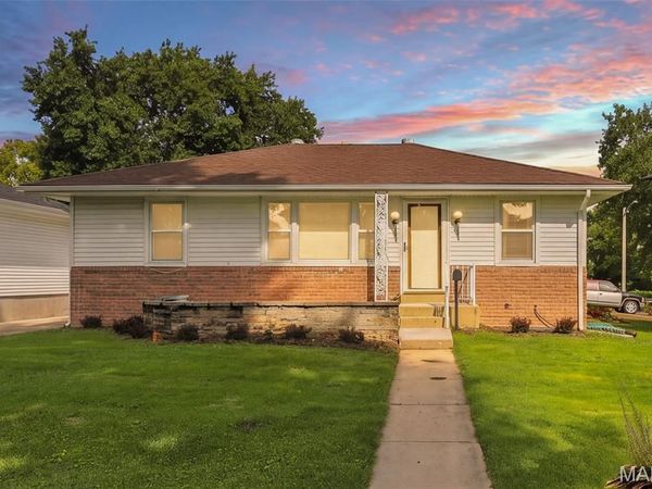 1 Louise Court, Florissant, MO 63031