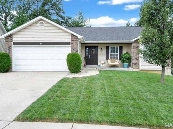 211 Discovery Village Circle, Wentzville, MO 63385