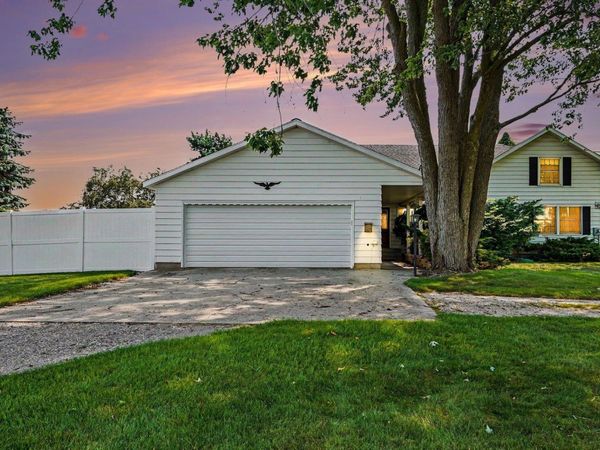 385 Ely Highway S, Ithaca, MI 48847