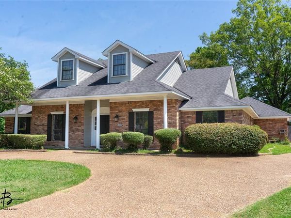 407 Ascot Court , Bossier City, LA 71111