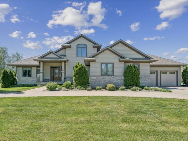 5811 Shiloh Lane , Cedar Rapids, IA 52411