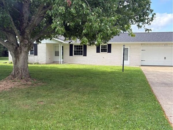 3254 Boltz Road SE, New Philadelphia, OH 44663