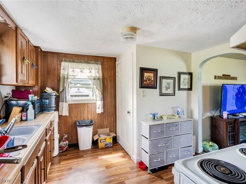 7846 Thompson Sharpsville Road NE, Burghill, OH 44404 Photo 12
