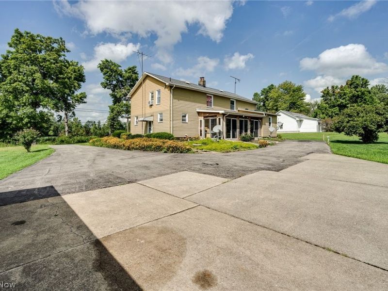 7846 Thompson Sharpsville Road NE, Burghill, OH 44404 Photo 3