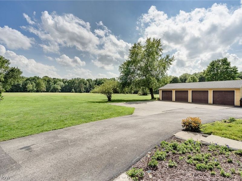 7846 Thompson Sharpsville Road NE, Burghill, OH 44404 Photo 5