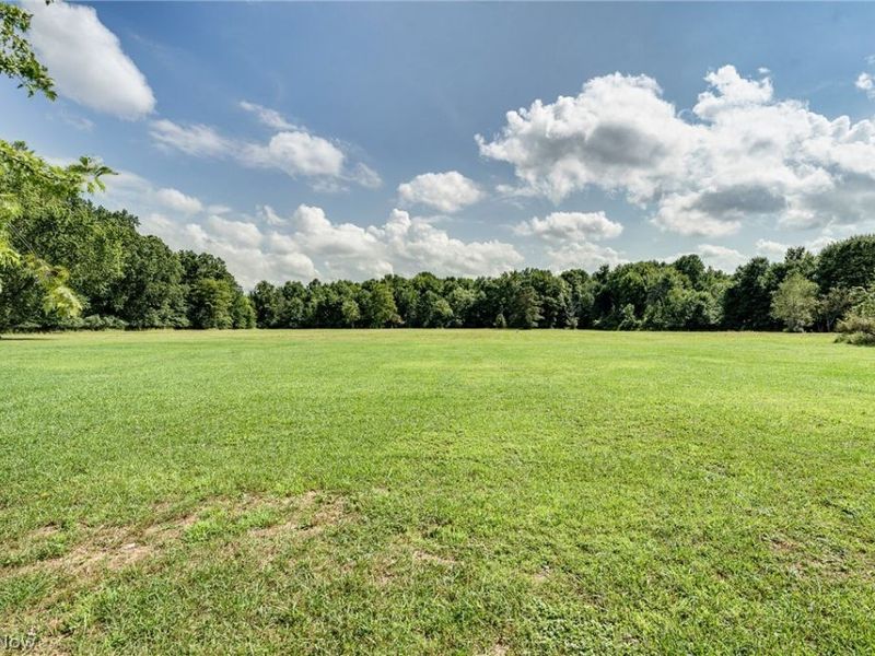 7846 Thompson Sharpsville Road NE, Burghill, OH 44404 Photo 6