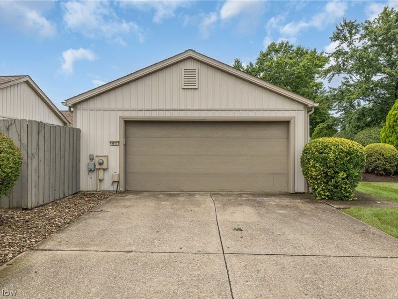4812 Spruce Pine Way , North Ridgeville, OH 44039 Photo 2