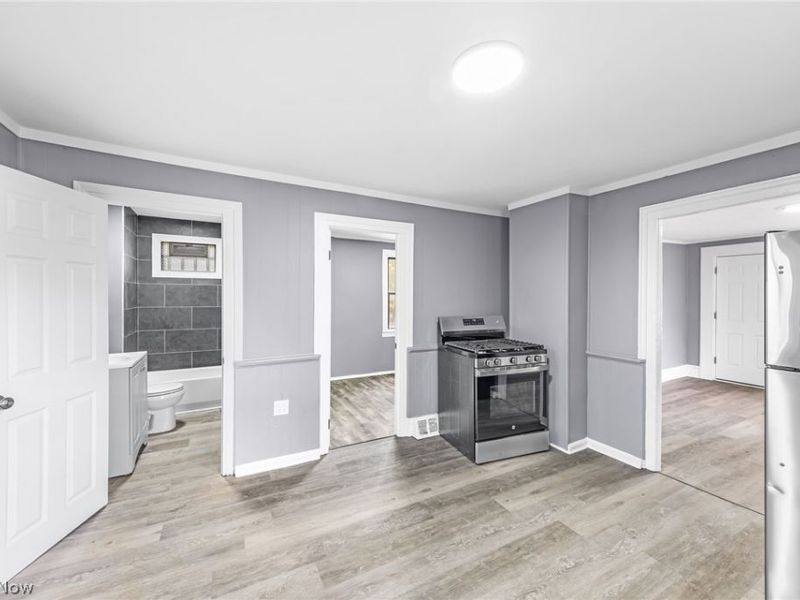 2408 Castle Avenue, Cleveland, OH 44113 Photo 11