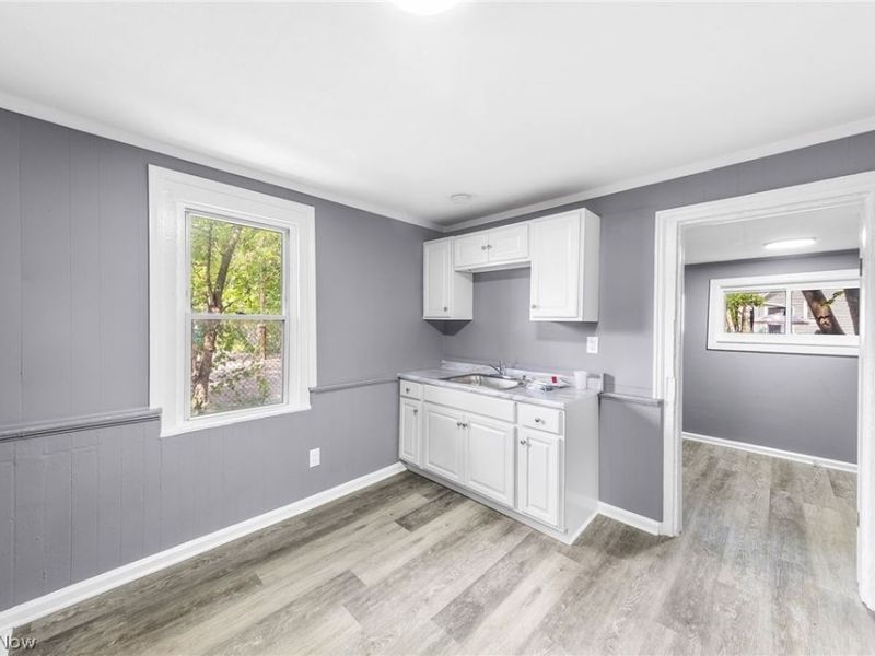 2408 Castle Avenue, Cleveland, OH 44113 Photo 13