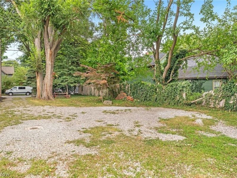 2408 Castle Avenue, Cleveland, OH 44113 Photo 26