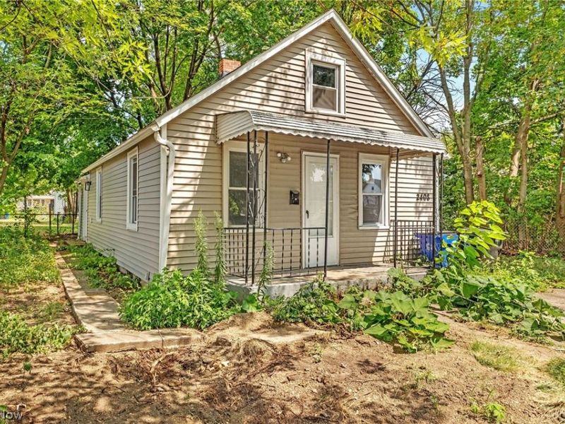 2408 Castle Avenue, Cleveland, OH 44113 Photo 3