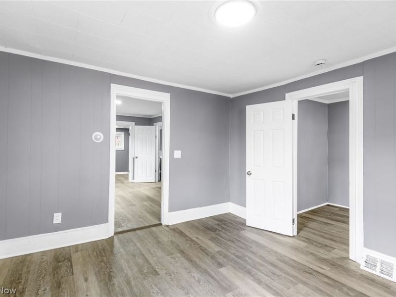 2408 Castle Avenue, Cleveland, OH 44113 Photo 4