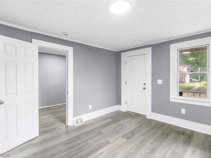 2408 Castle Avenue, Cleveland, OH 44113 Photo 5