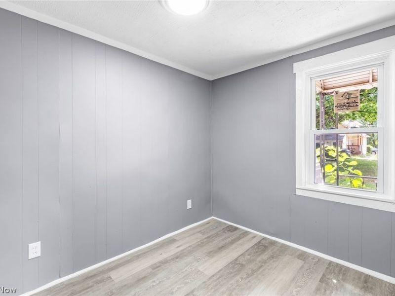 2408 Castle Avenue, Cleveland, OH 44113 Photo 8