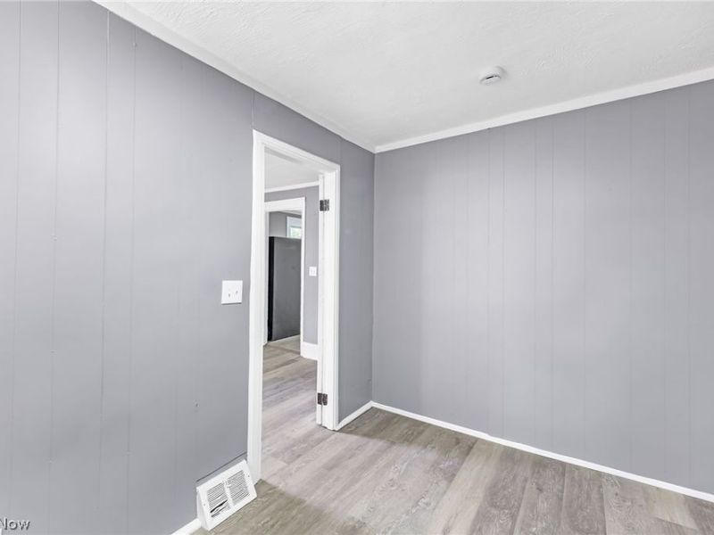 2408 Castle Avenue, Cleveland, OH 44113 Photo 9