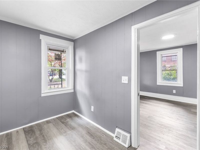 2408 Castle Avenue, Cleveland, OH 44113 Photo 9