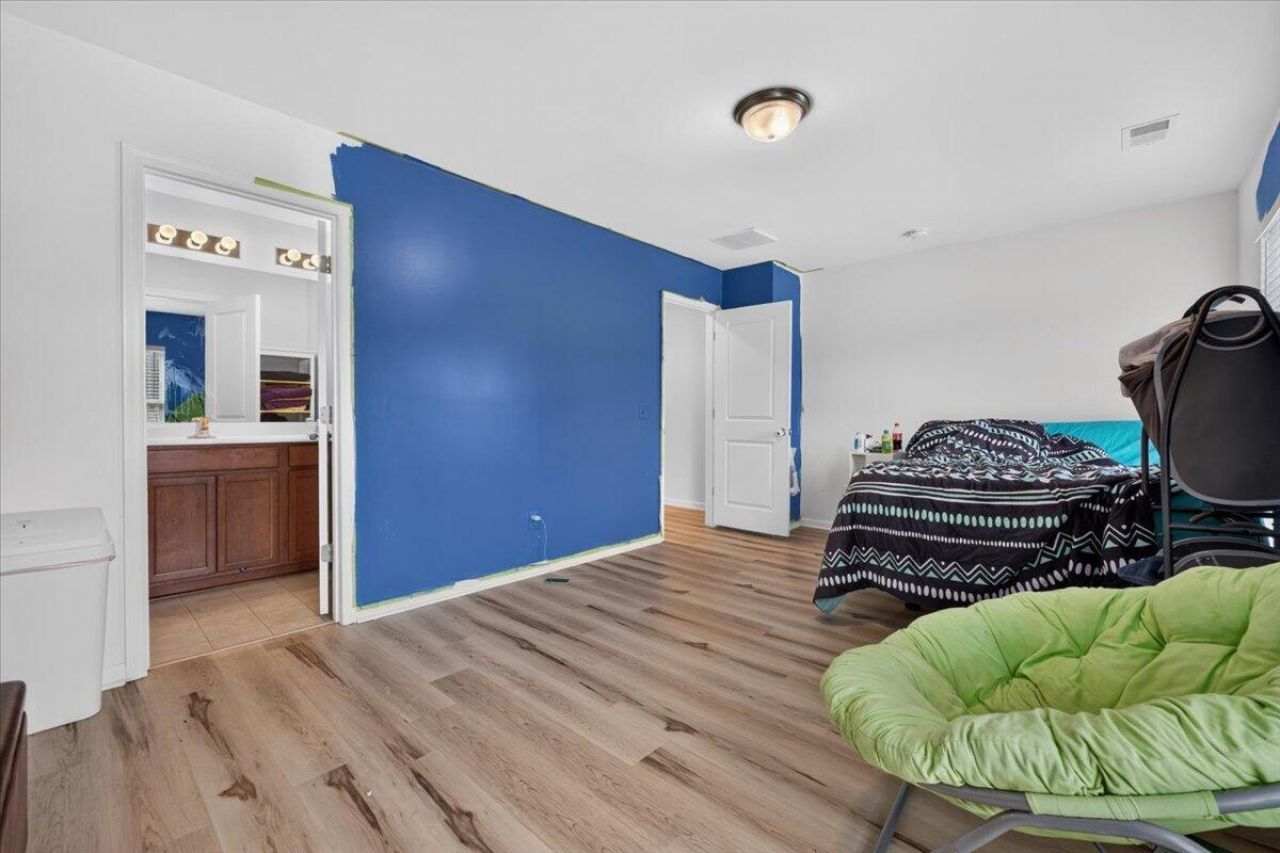 417 Viceroy Photo 16