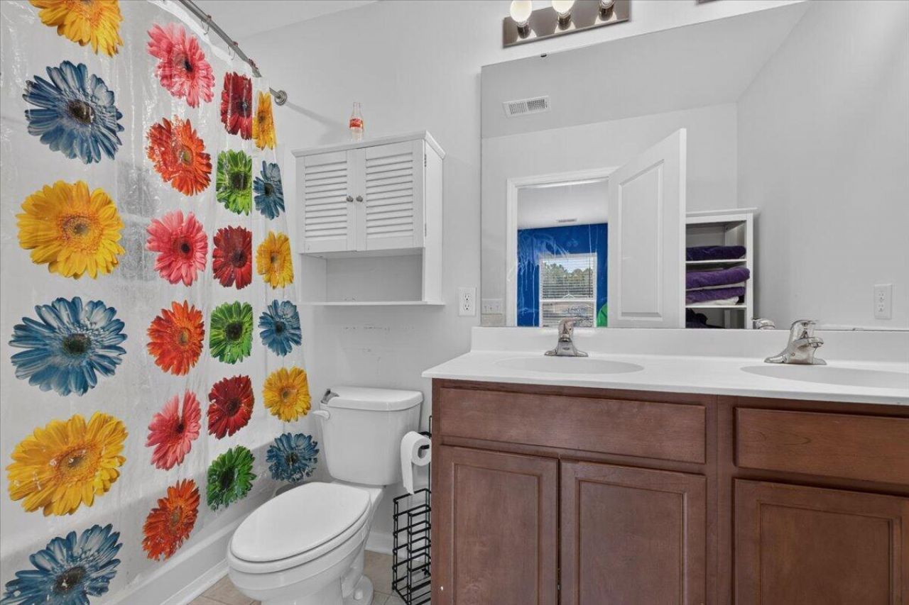 417 Viceroy Photo 17